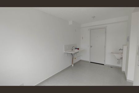 Apartamento para alugar com 33m², 2 quartos e sem vaga Apartamento para alugar com 33m², 2 quartos e sem vagaSala / Cozinha e Área de serviço