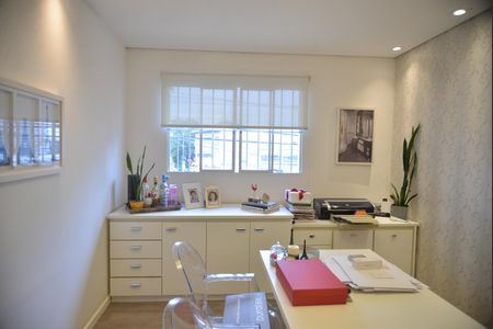 Casa à venda com 278m², 2 quartos e 4 vagasQuarto 4