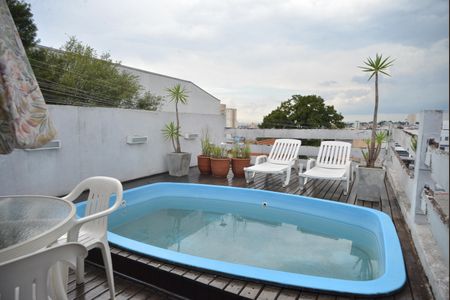 Casa à venda com 278m², 2 quartos e 4 vagasPiscina