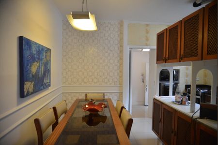 Casa à venda com 278m², 2 quartos e 4 vagasCozinha