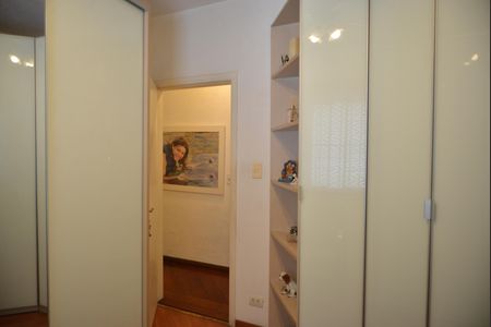 Casa à venda com 278m², 2 quartos e 4 vagasQuarto 1