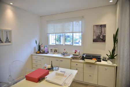 Casa à venda com 278m², 2 quartos e 4 vagasQuarto 4