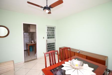 Sala de apartamento à venda com 2 quartos, 48m² em Olaria, Rio de Janeiro