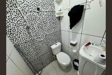 Casa à venda com 174m², 4 quartos e sem vaga Casa à venda com 174m², 4 quartos e sem vagaBanheiro 2