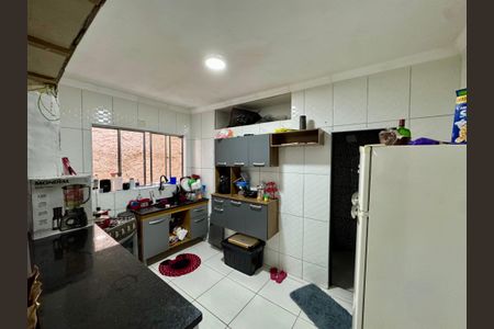 Casa à venda com 174m², 4 quartos e sem vaga Casa à venda com 174m², 4 quartos e sem vagaCozinha 2