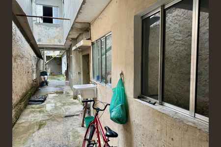 Casa à venda com 174m², 4 quartos e sem vaga Casa à venda com 174m², 4 quartos e sem vagaCorredor externo