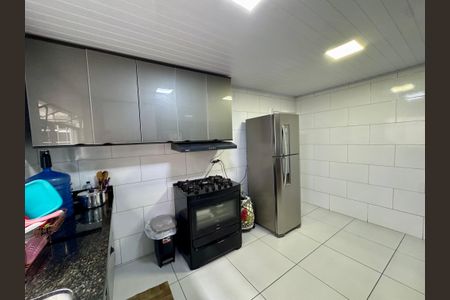 Casa à venda com 174m², 4 quartos e sem vaga Casa à venda com 174m², 4 quartos e sem vagaCozinha 1