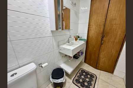 Casa à venda com 174m², 4 quartos e sem vaga Casa à venda com 174m², 4 quartos e sem vagaBanheiro 1