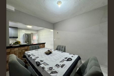 Casa à venda com 174m², 4 quartos e sem vaga Casa à venda com 174m², 4 quartos e sem vagaSala de Jantar