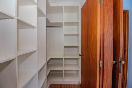 Apartamento à venda com 124m², 3 quartos e 2 vagasSuíte - Closet