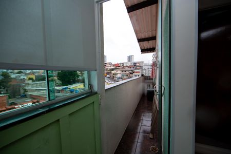 Corredor de casa para alugar com 2 quartos, 85m² em Jardim dos Camargos, Barueri