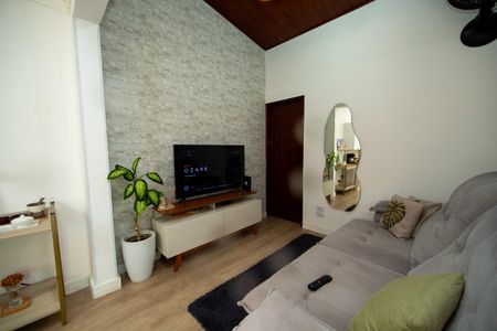 Sala de casa para alugar com 2 quartos, 85m² em Jardim dos Camargos, Barueri