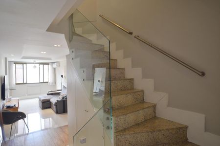 Sala de apartamento para alugar com 3 quartos, 190m² em Barra da Tijuca, Rio de Janeiro