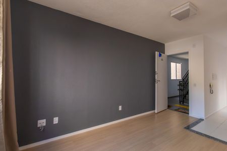 Sala de apartamento para alugar com 2 quartos, 40m² em Jardim Petropolis, Cotia