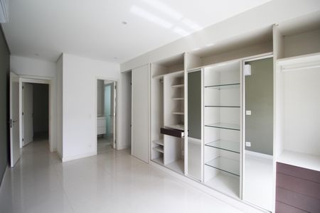 Apartamento à venda com 158m², 3 quartos e 3 vagasSuíte 1