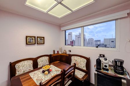 Apartamento à venda com 165m², 4 quartos e 3 vagas Apartamento à venda com 165m², 4 quartos e 3 vagasCopa
