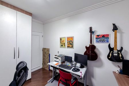 Apartamento à venda com 165m², 4 quartos e 3 vagas Apartamento à venda com 165m², 4 quartos e 3 vagasEscritório