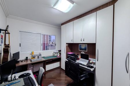 Apartamento à venda com 165m², 4 quartos e 3 vagas Apartamento à venda com 165m², 4 quartos e 3 vagasEscritório