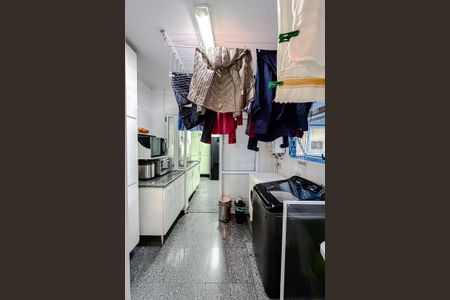 Apartamento à venda com 165m², 4 quartos e 3 vagas Apartamento à venda com 165m², 4 quartos e 3 vagasÁrea de Serviço