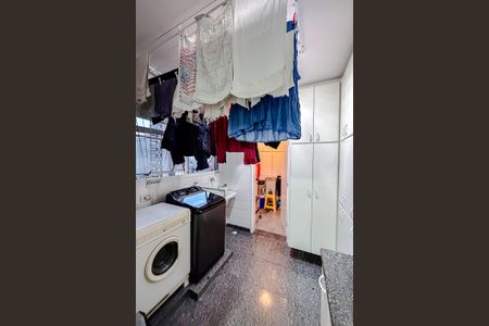 Apartamento à venda com 165m², 4 quartos e 3 vagas Apartamento à venda com 165m², 4 quartos e 3 vagasÁrea de Serviço