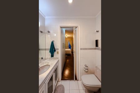 Apartamento à venda com 165m², 4 quartos e 3 vagas Apartamento à venda com 165m², 4 quartos e 3 vagasBanheiro da Suíte