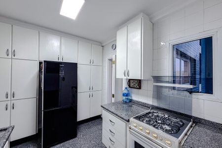 Apartamento à venda com 165m², 4 quartos e 3 vagas Apartamento à venda com 165m², 4 quartos e 3 vagasCozinha