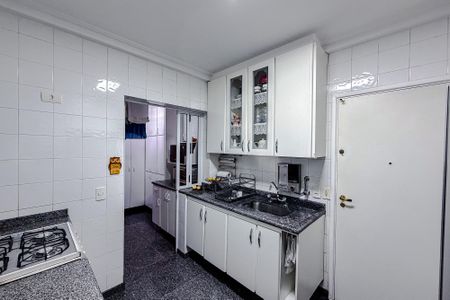 Apartamento à venda com 165m², 4 quartos e 3 vagas Apartamento à venda com 165m², 4 quartos e 3 vagasCozinha