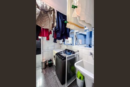 Apartamento à venda com 165m², 4 quartos e 3 vagas Apartamento à venda com 165m², 4 quartos e 3 vagasÁrea de Serviço