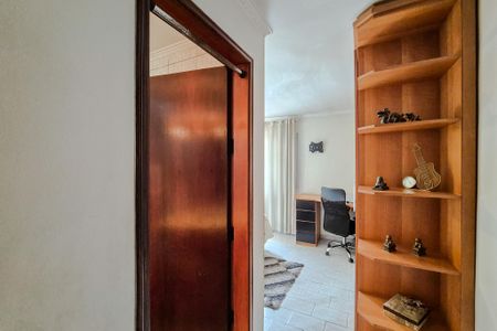 Casa à venda com 192m², 3 quartos e 2 vagasSuíte