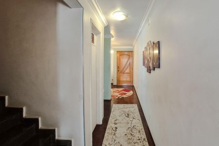 Casa à venda com 192m², 3 quartos e 2 vagasCorredor