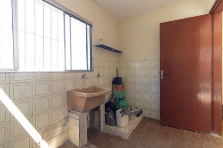Casa à venda com 100m², 2 quartos e 1 vaga Casa à venda com 100m², 2 quartos e 1 vagaLavanderia da Casa 1