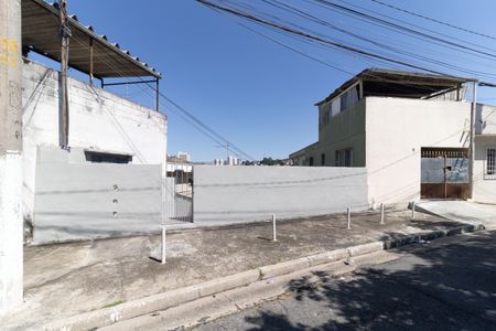 Casa à venda com 100m², 2 quartos e 1 vaga Casa à venda com 100m², 2 quartos e 1 vagaFachada