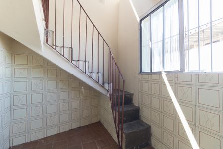 Casa à venda com 100m², 2 quartos e 1 vaga Casa à venda com 100m², 2 quartos e 1 vagaEscada da Casa 1