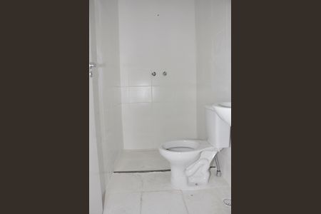 Apartamento à venda com 41m², 2 quartos e sem vaga Apartamento à venda com 41m², 2 quartos e sem vagaDetalhe - Banheiro Social