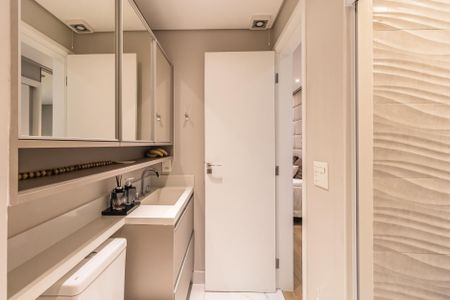 Apartamento para alugar com 110m², 2 quartos e 2 vagas Apartamento para alugar com 110m², 2 quartos e 2 vagasBanheiro da Suíte 1