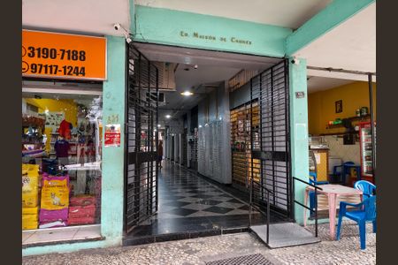 Apartamento à venda com 60m², 2 quartos e sem vagaFachada e portaria