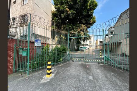 Apartamento para alugar com 50m², 2 quartos e 1 vagaFachada + plaquinha