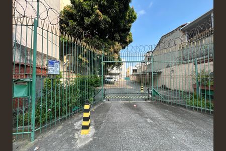 Apartamento para alugar com 50m², 2 quartos e 1 vagaFachada + plaquinha