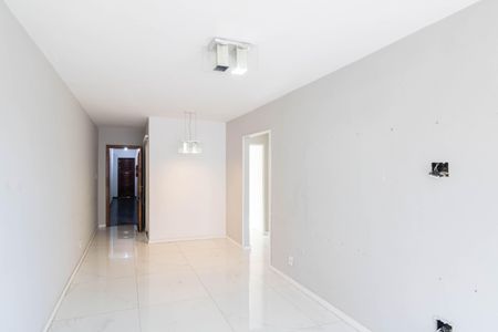Apartamento para alugar com 72m², 2 quartos e 1 vagaSala