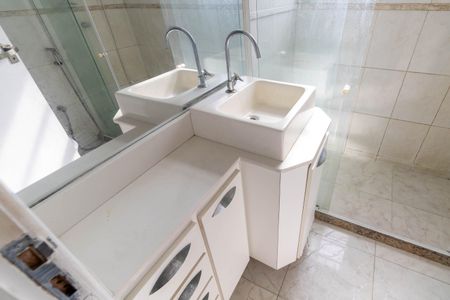 Apartamento para alugar com 72m², 2 quartos e 1 vagaBanheiro