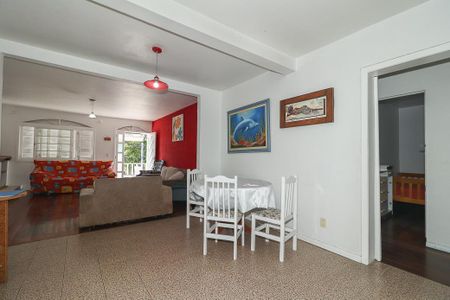 Casa à venda com 140m², 4 quartos e 1 vagaSala