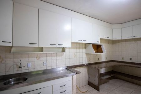 Casa para alugar com 200m², 3 quartos e 3 vagas Casa para alugar com 200m², 3 quartos e 3 vagasCozinha