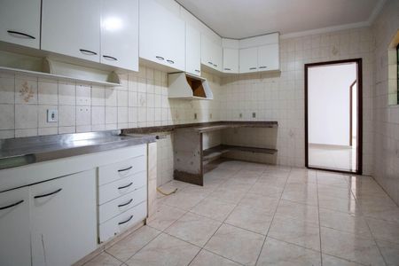 Casa para alugar com 200m², 3 quartos e 3 vagas Casa para alugar com 200m², 3 quartos e 3 vagasCozinha