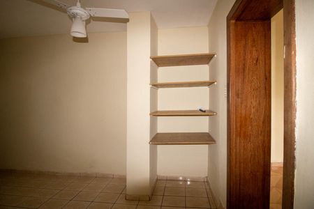 Casa para alugar com 200m², 3 quartos e 3 vagas Casa para alugar com 200m², 3 quartos e 3 vagasCloset Quarto 3