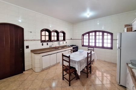 Casa de condomínio para alugar com 200m², 3 quartos e 2 vagasCozinha 1