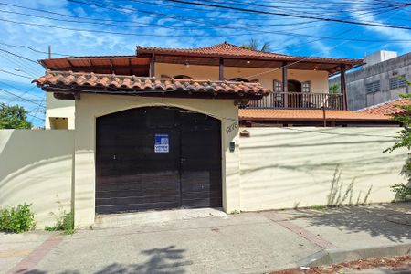 Casa de condomínio para alugar com 200m², 3 quartos e 2 vagasplaca