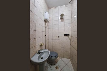 Casa de condomínio para alugar com 200m², 3 quartos e 2 vagasBanheiro de serviço