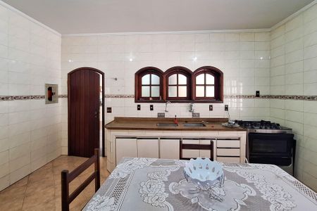 Casa de condomínio para alugar com 200m², 3 quartos e 2 vagasCozinha 1