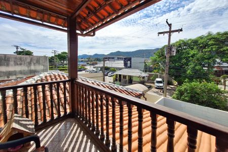 Casa de condomínio para alugar com 200m², 3 quartos e 2 vagasSuíte 2