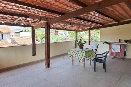 Casa de condomínio para alugar com 200m², 3 quartos e 2 vagasTerraço